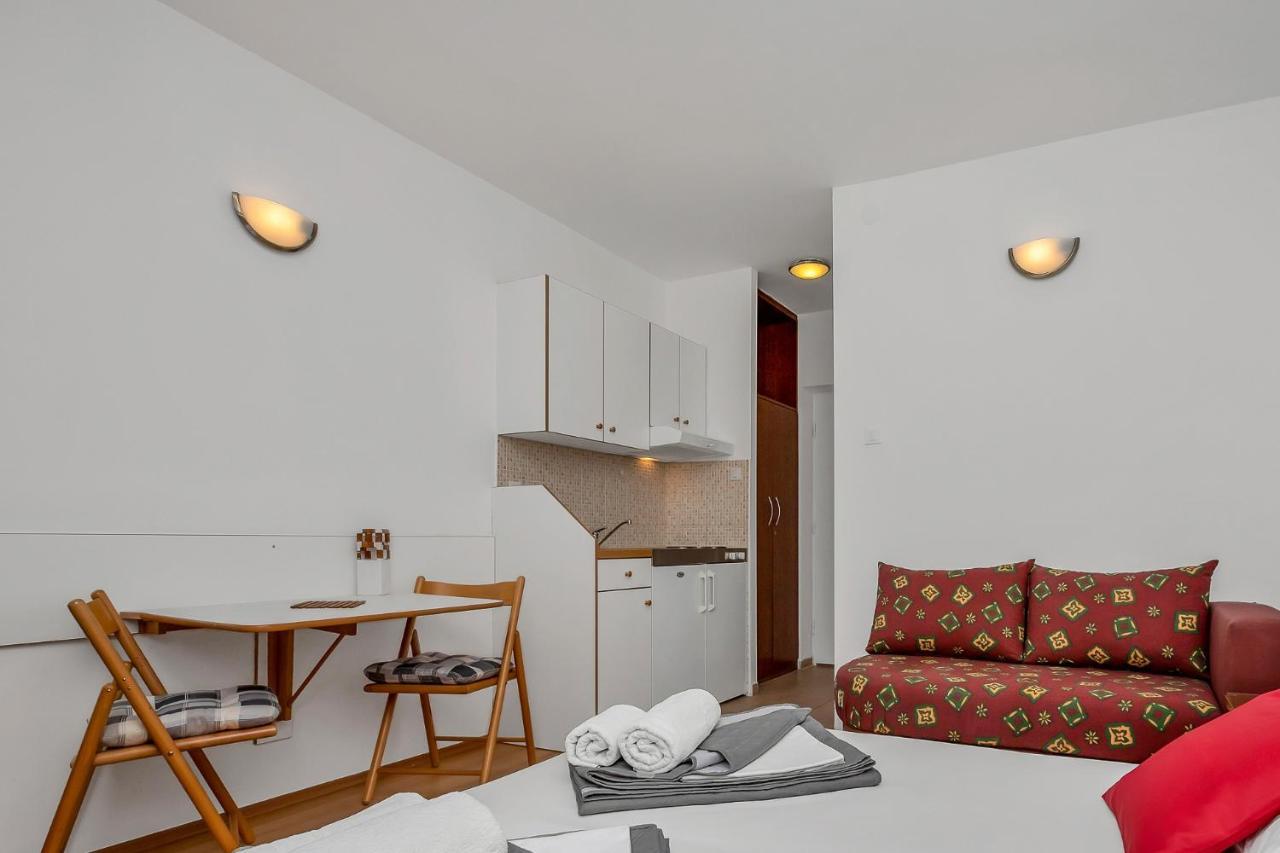 Apartments And Rooms By The Sea Baska Voda, Makarska - 2578 Zewnętrze zdjęcie